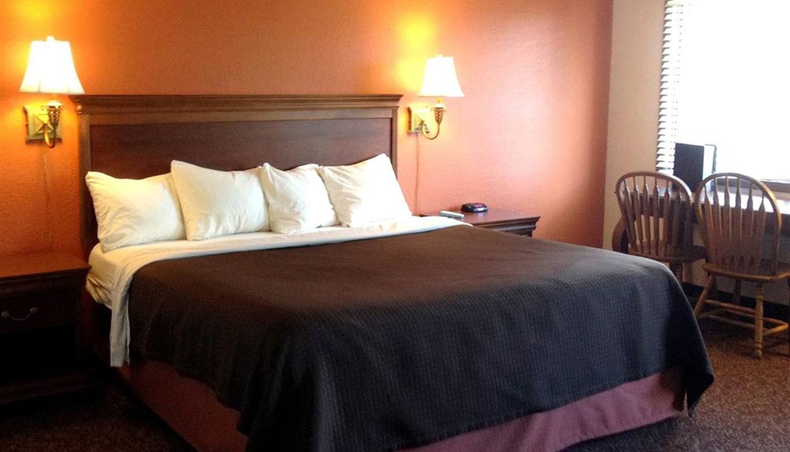 Zimmer - AmericInn by Wyndham Forest Lake