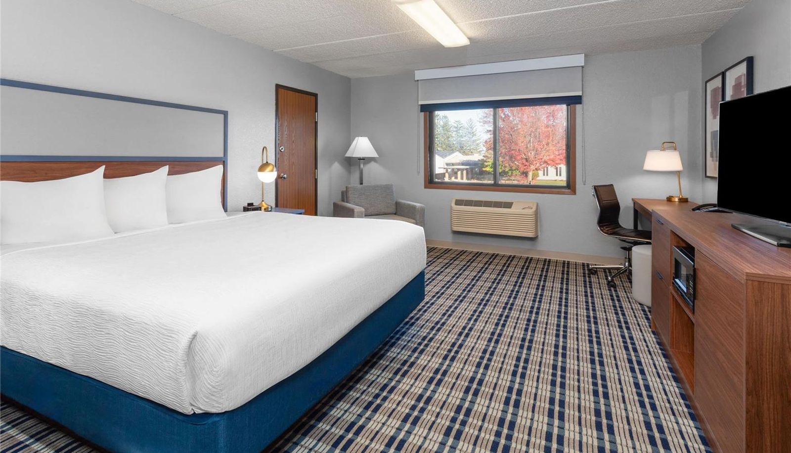 Zimmer - AmericInn by Wyndham Plymouth