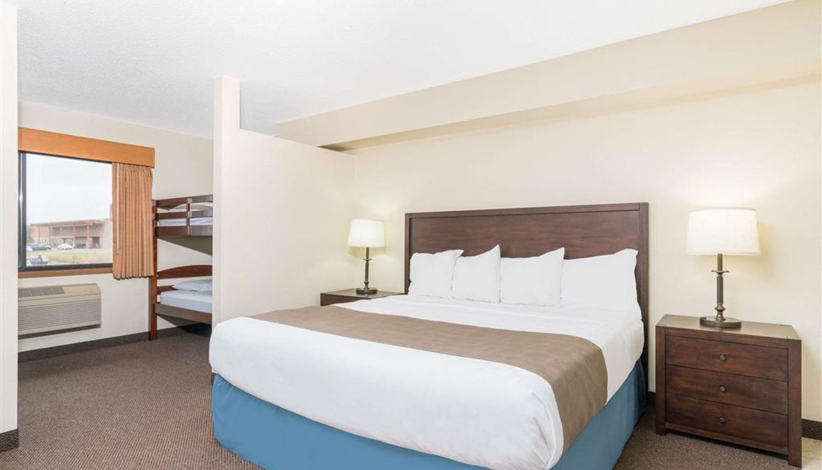Zimmer - Days Inn & Suites by Wyndham Baxter Brainerd Area