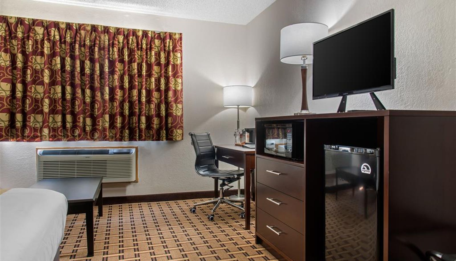 Camera - Quality Inn & Suites New Prague