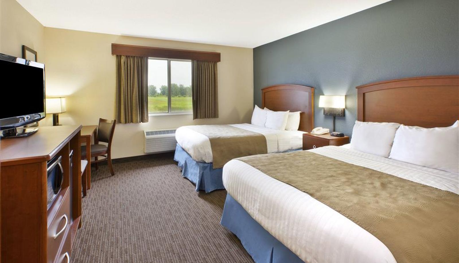 Room - AmericInn by Wyndham Bay City