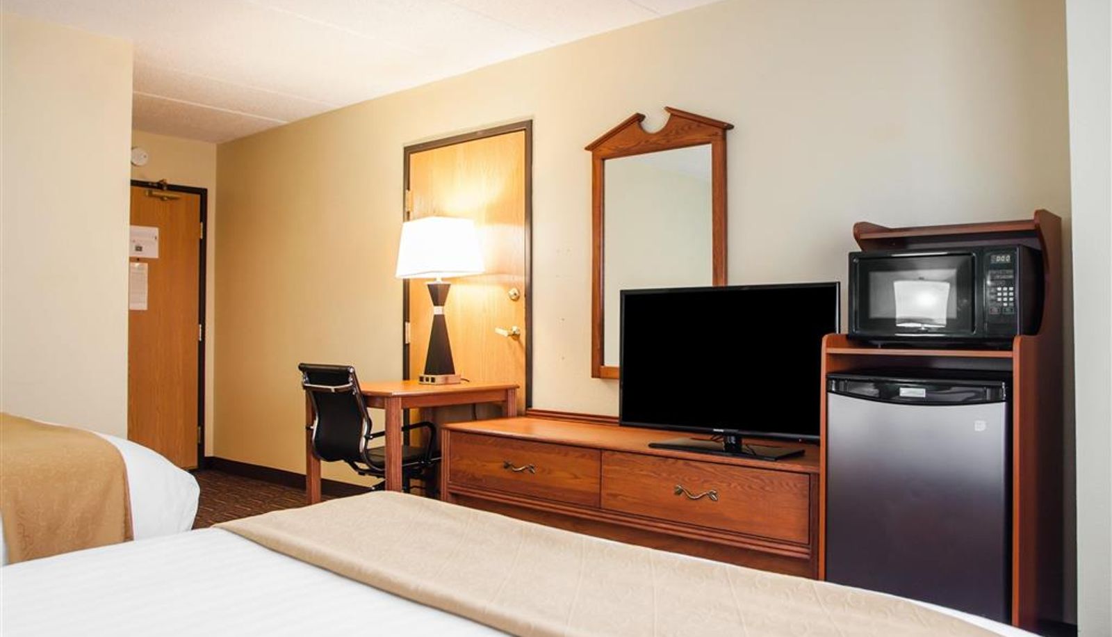 Camera - Quality Inn Bolingbrook I-55