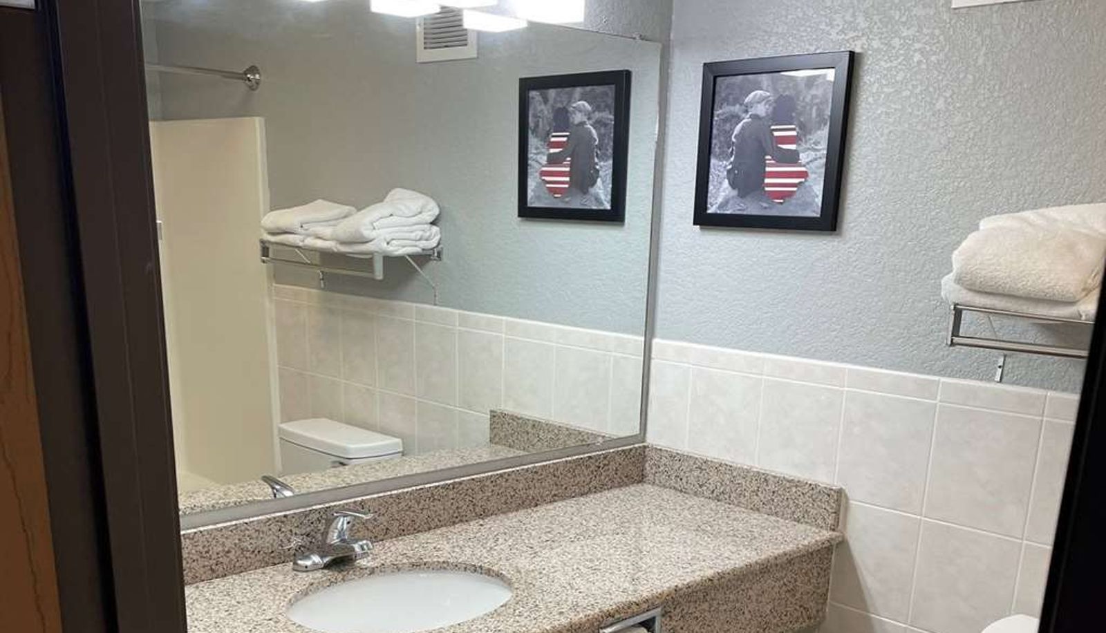 Room - AmericInn by Wyndham Ankeny/Des Moines