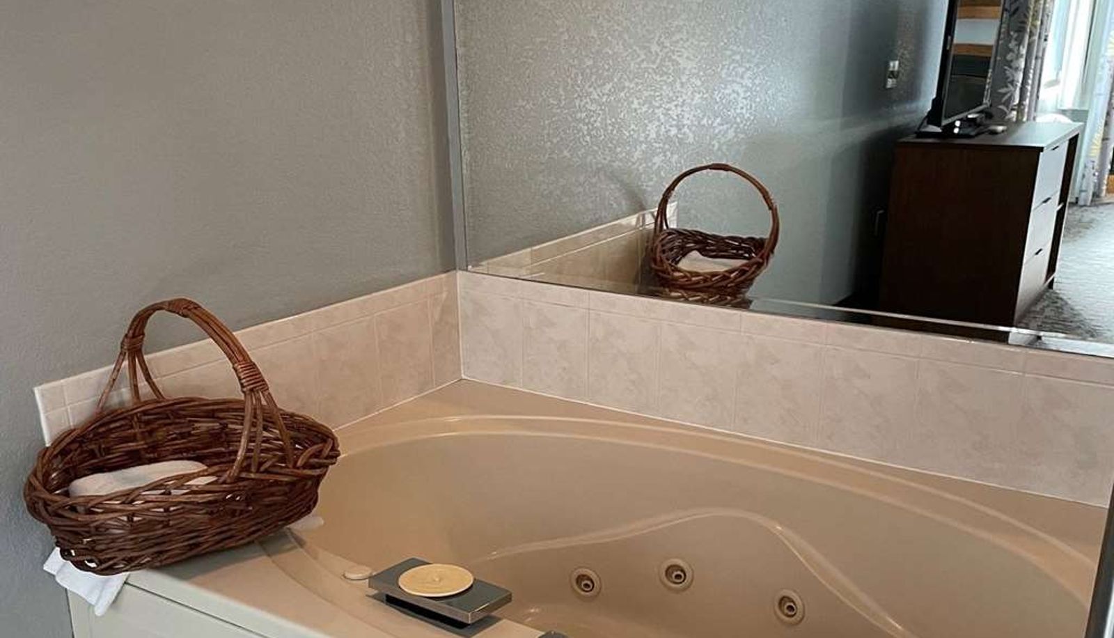 Room - AmericInn by Wyndham Ankeny/Des Moines