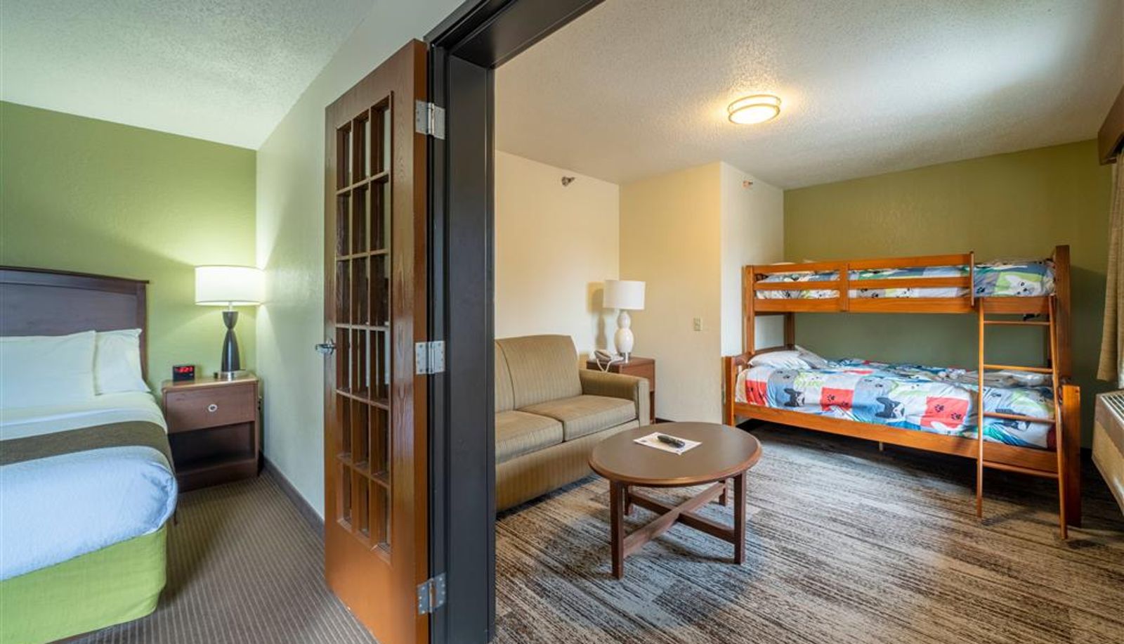 Zimmer - AmericInn by Wyndham Grand Rapids