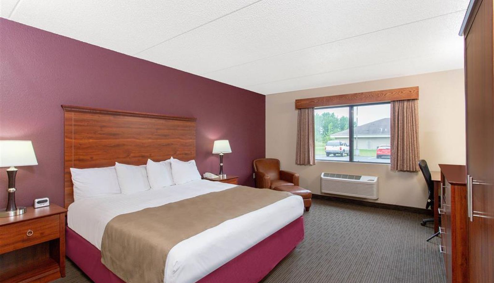 Room - AmericInn by Wyndham New London