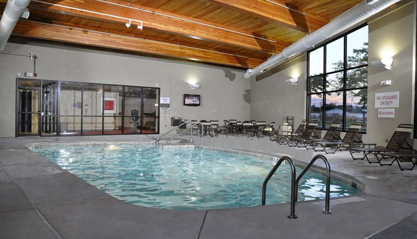 Basen - Hyatt Place Milwaukee West