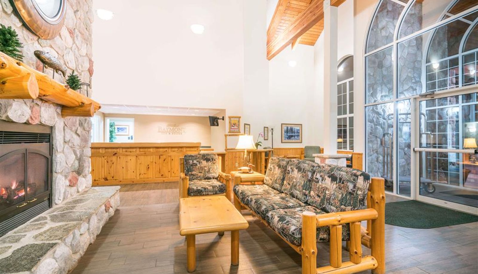 Lobby - Baymont by Wyndham Baxter/Brainerd Area