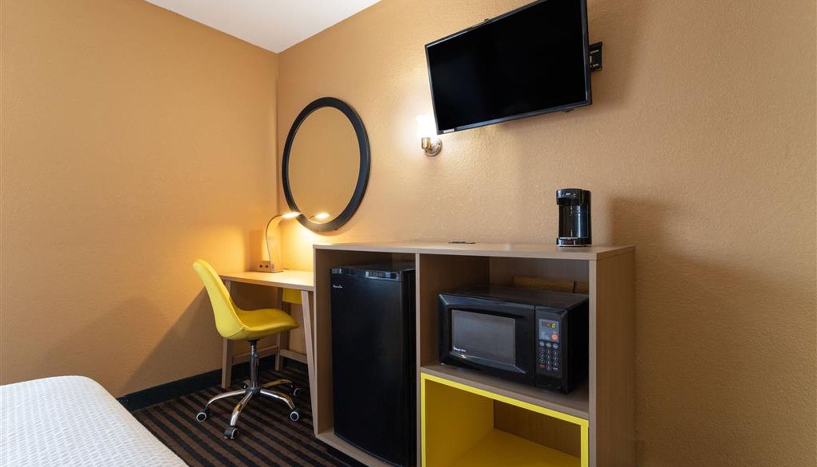 Camera - Days Inn by Wyndham Anderson IN
