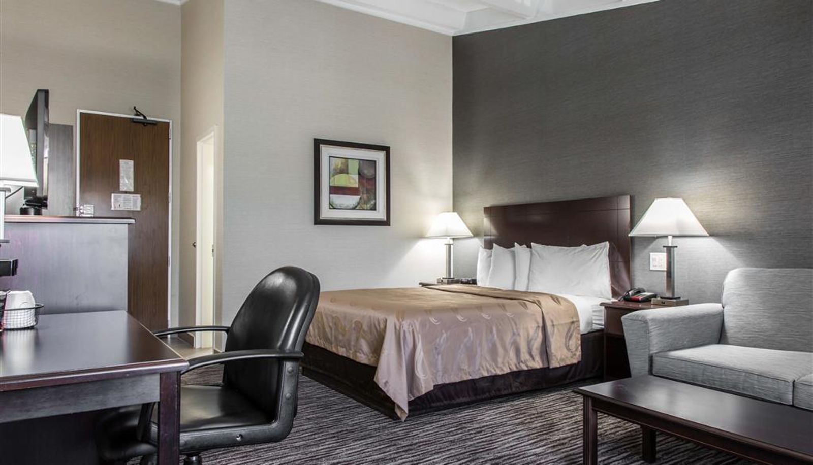 Room - Quality Inn & Suites Danbury near University