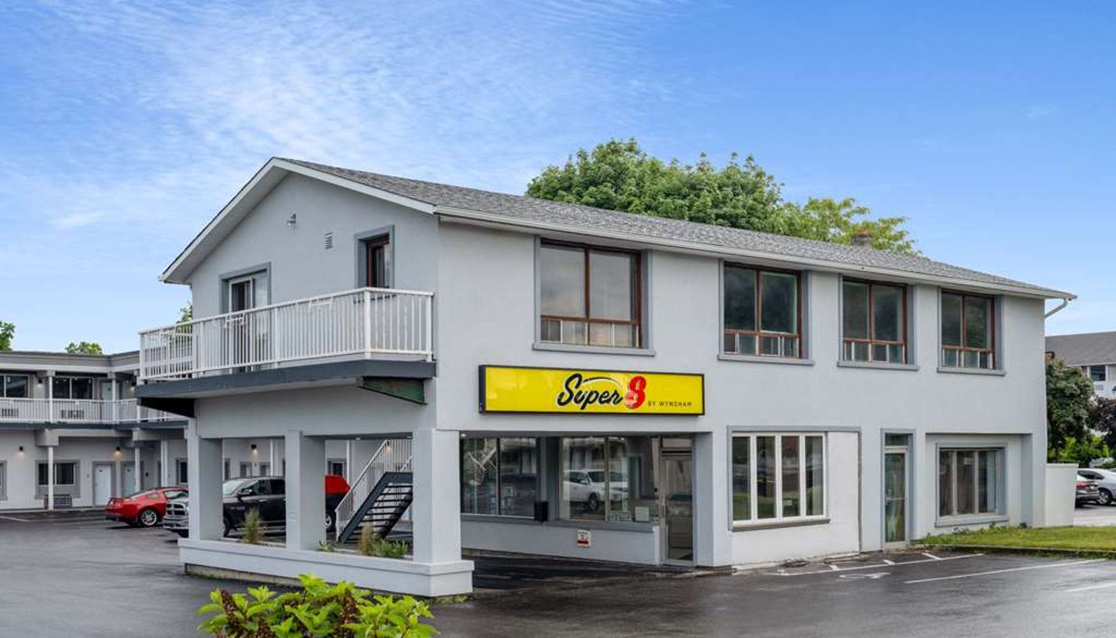 Außenansicht - Super 8 by Wyndham Niagara Falls ON
