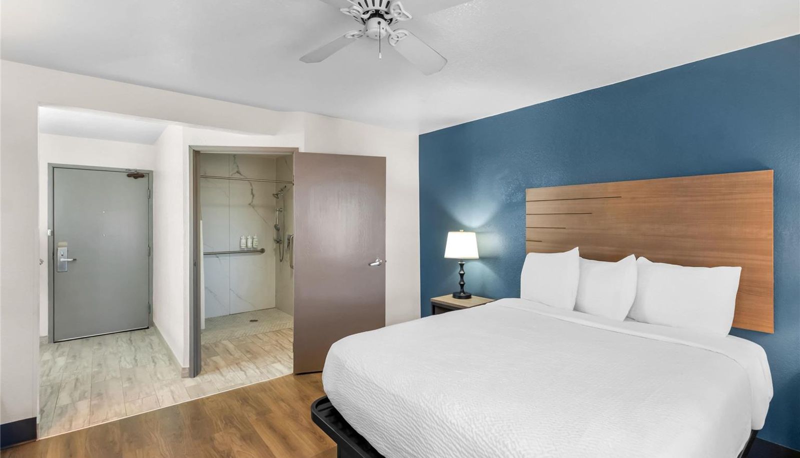 Zimmer - Baymont by Wyndham Arlington