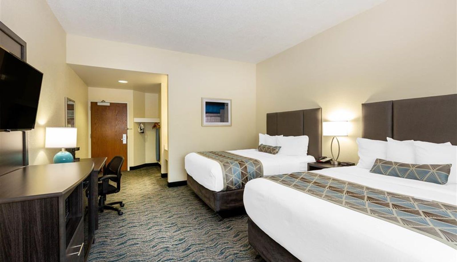Room - Baymont by Wyndham Des Moines Airport
