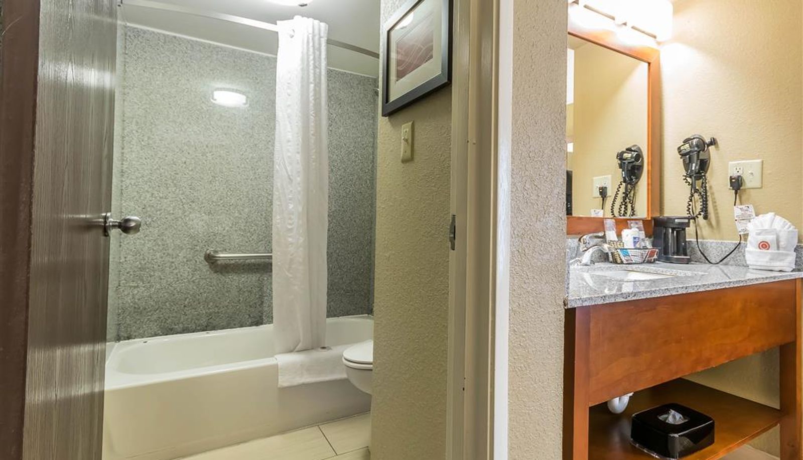 Room - Comfort Inn & Suites Lexington - Hamburg I-75