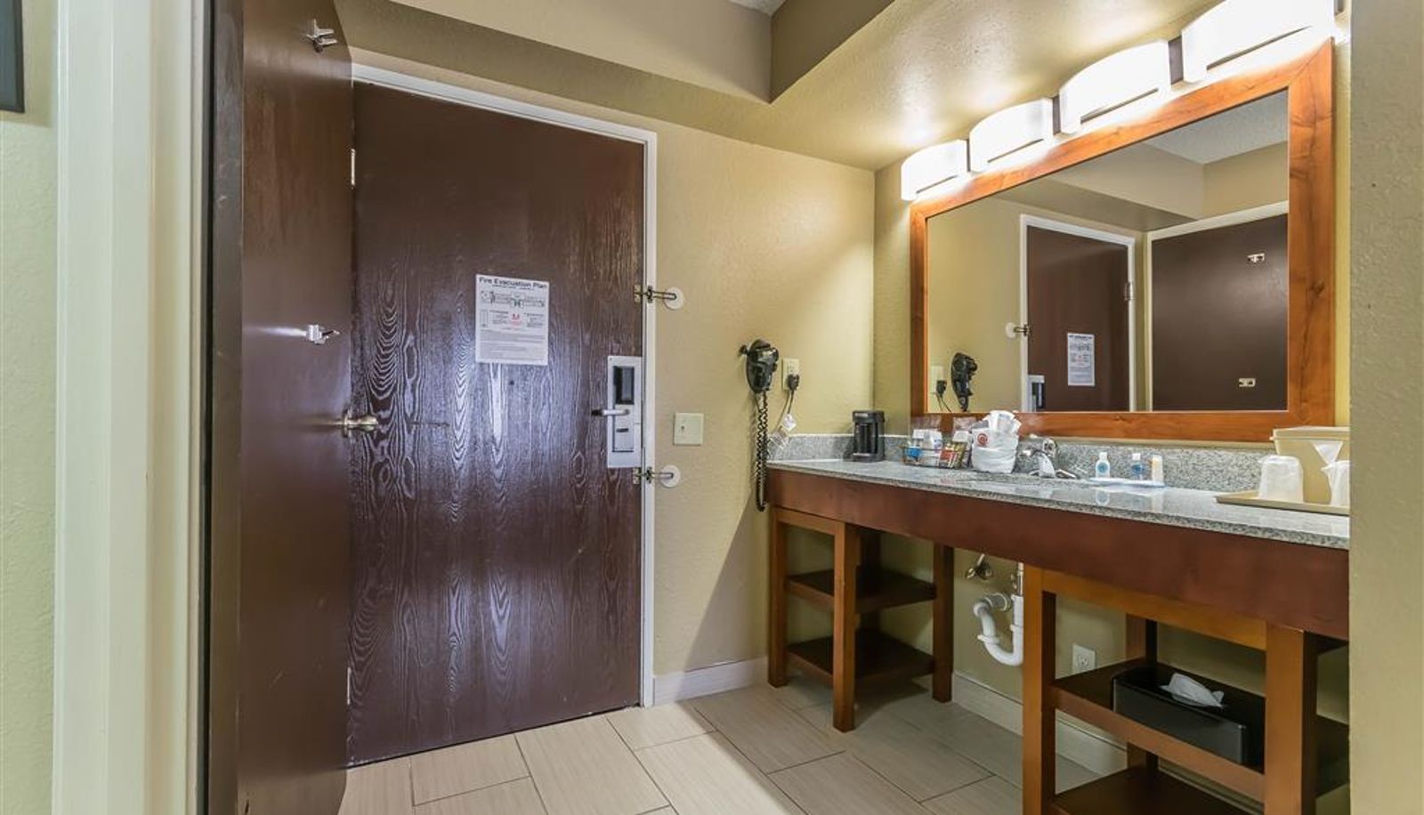 Zimmer - Comfort Inn & Suites Lexington - Hamburg I-75