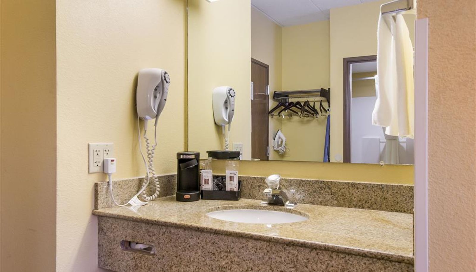 Zimmer - Quality Inn & Suites CVG Airport