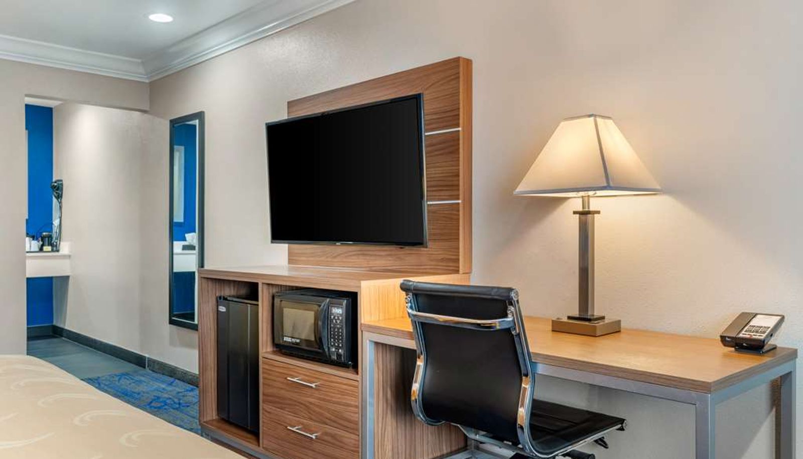 Room - Quality Inn & Suites Vacaville