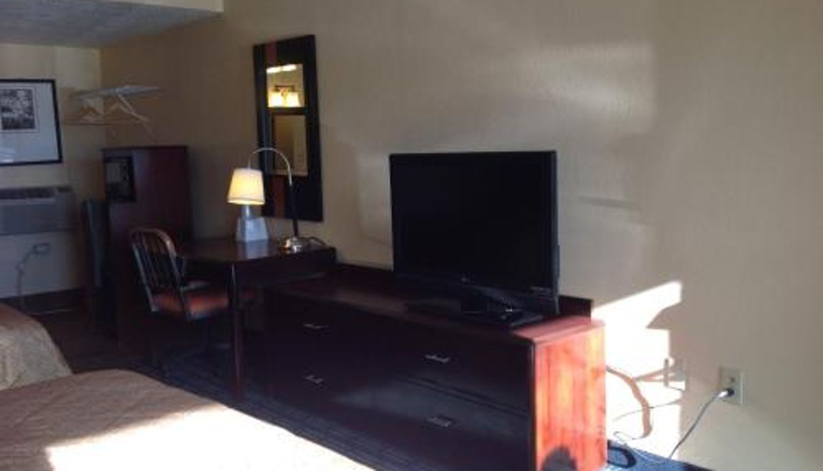 Info - DIAMOND INN & SUITES