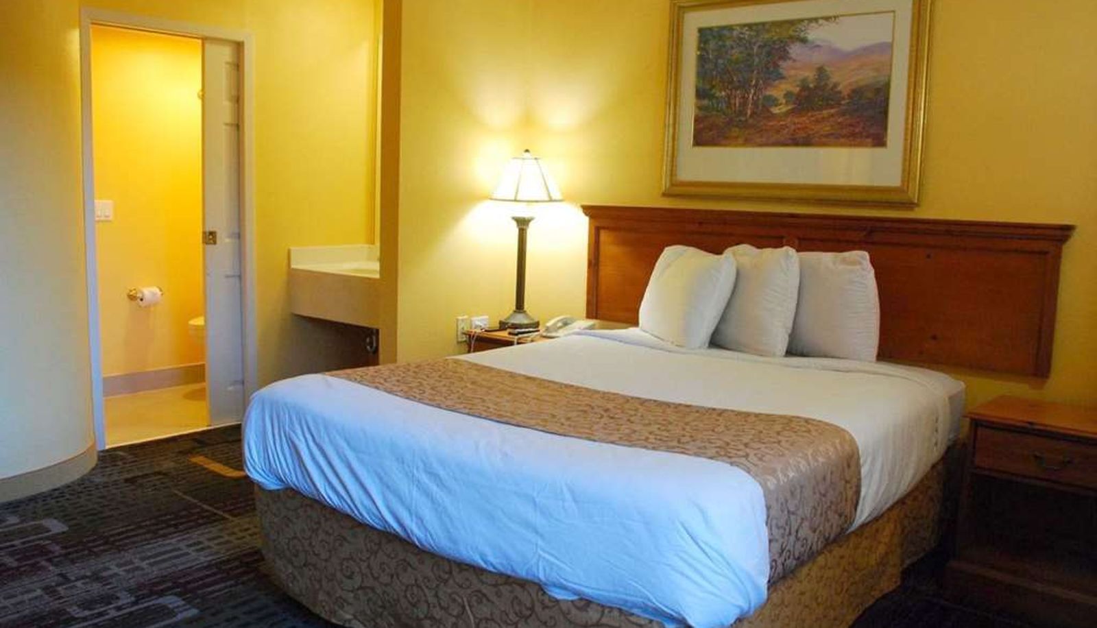 Standard room (double) - Americas Best Value Inn Addison Dallas