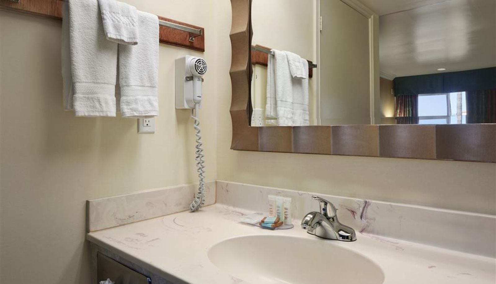 Pokój - Travelodge by Wyndham San Diego Downtown Convention Center