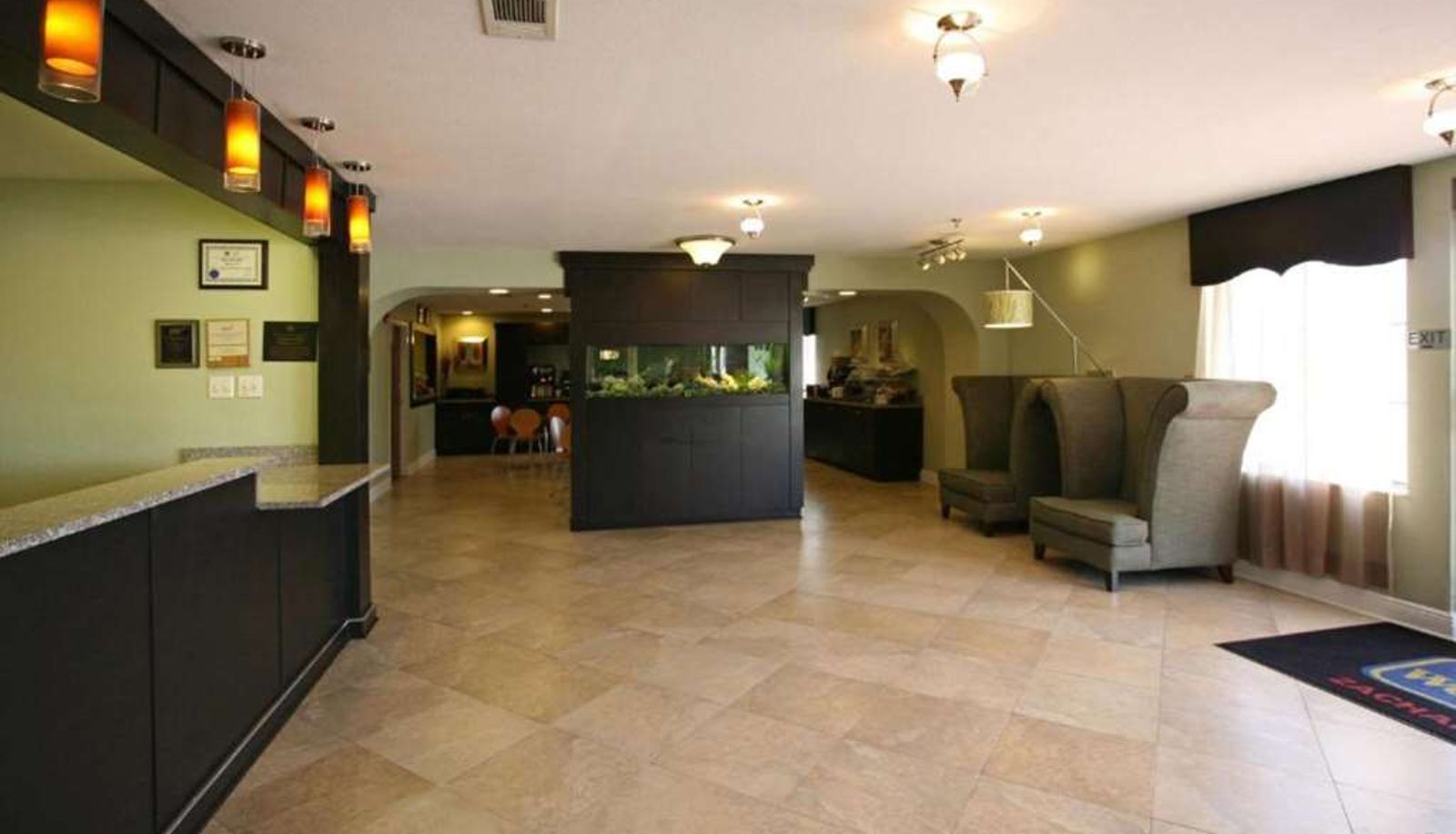 Hall - Best Western Zachary Inn