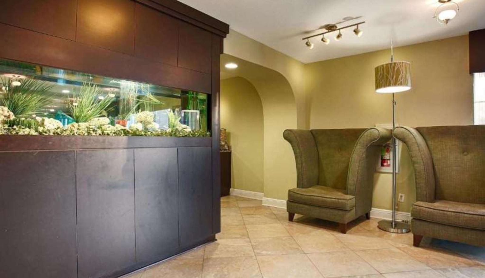 Hall - Best Western Zachary Inn