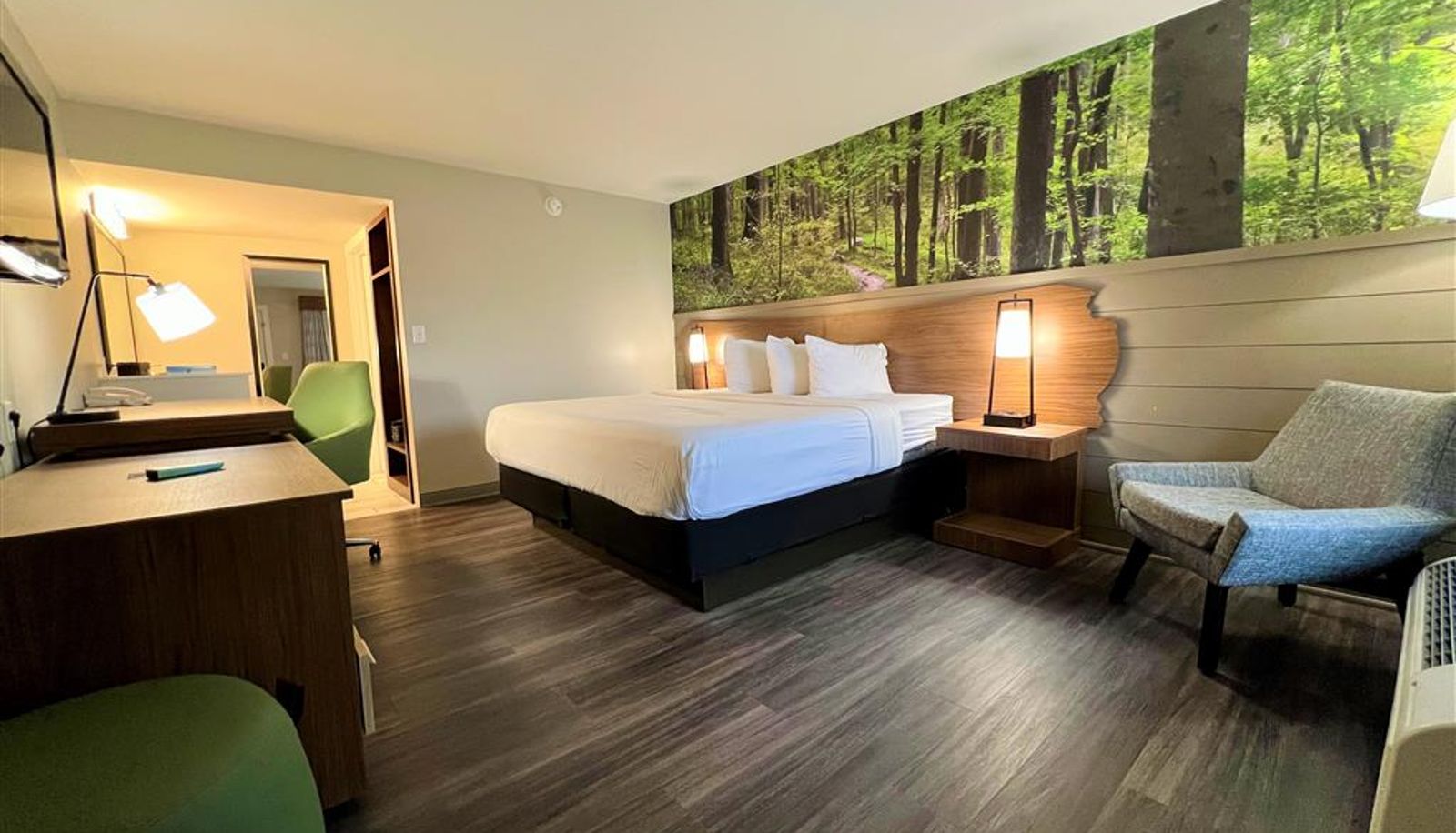Zimmer - The Inn At Tree City BW Signature Collection
