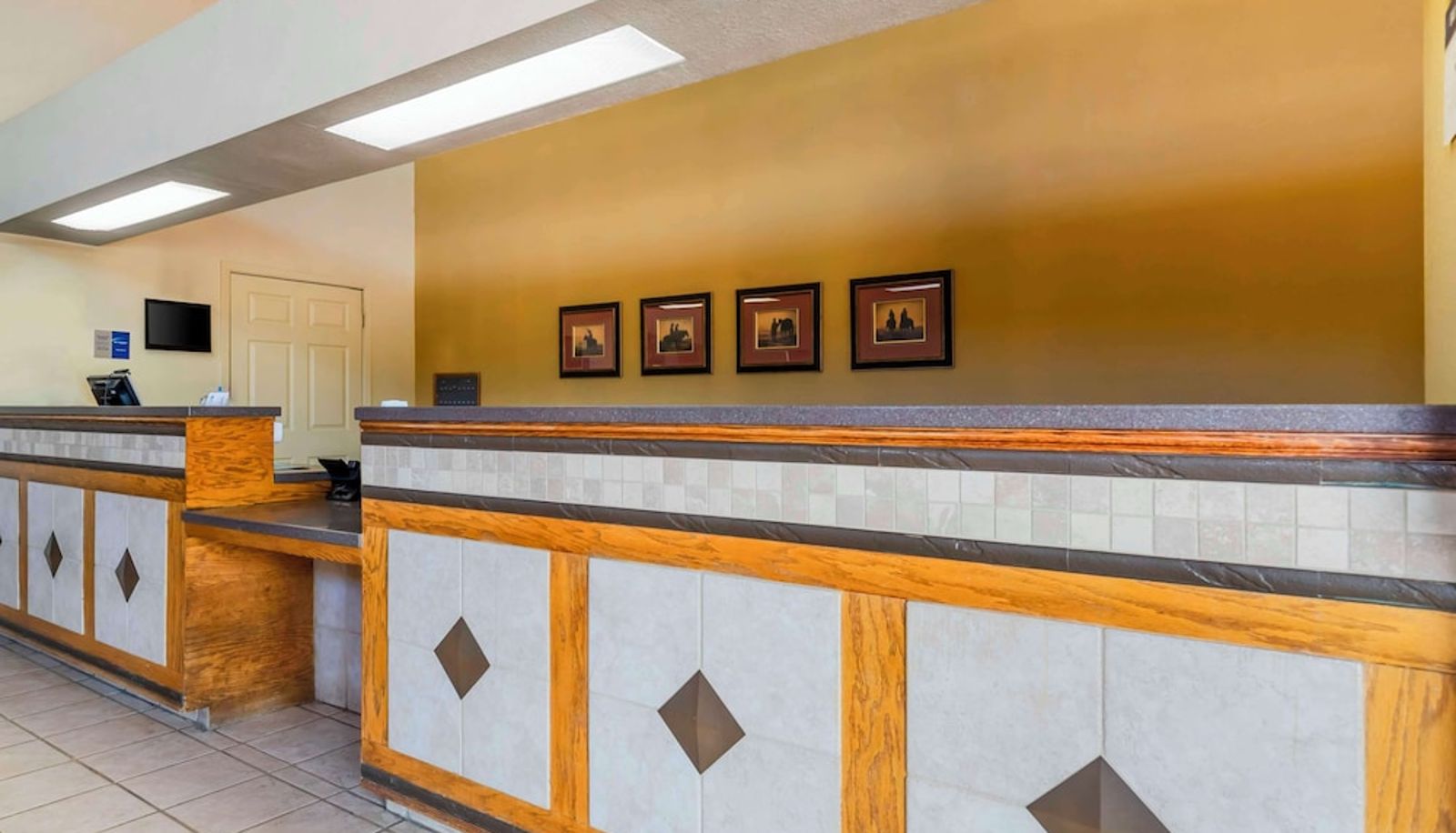 Reception - Best Western Executive Inn