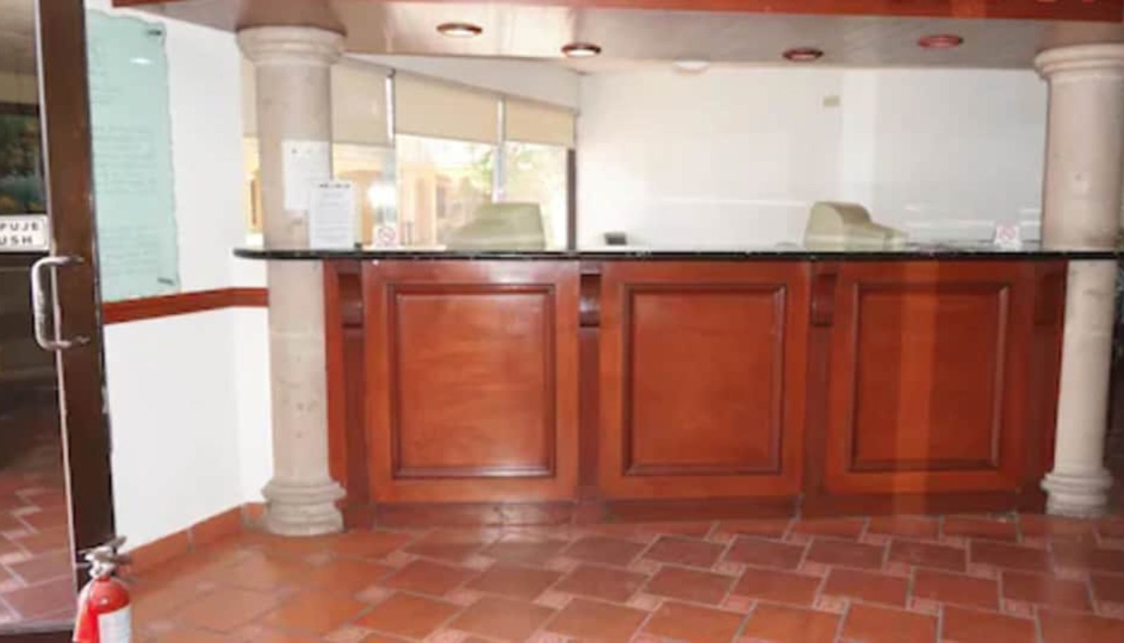 Reception - Hotel Maria Luisa Inn & Suites