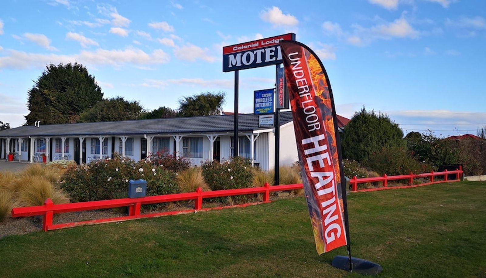 Reception - Colonial Lodge Motel