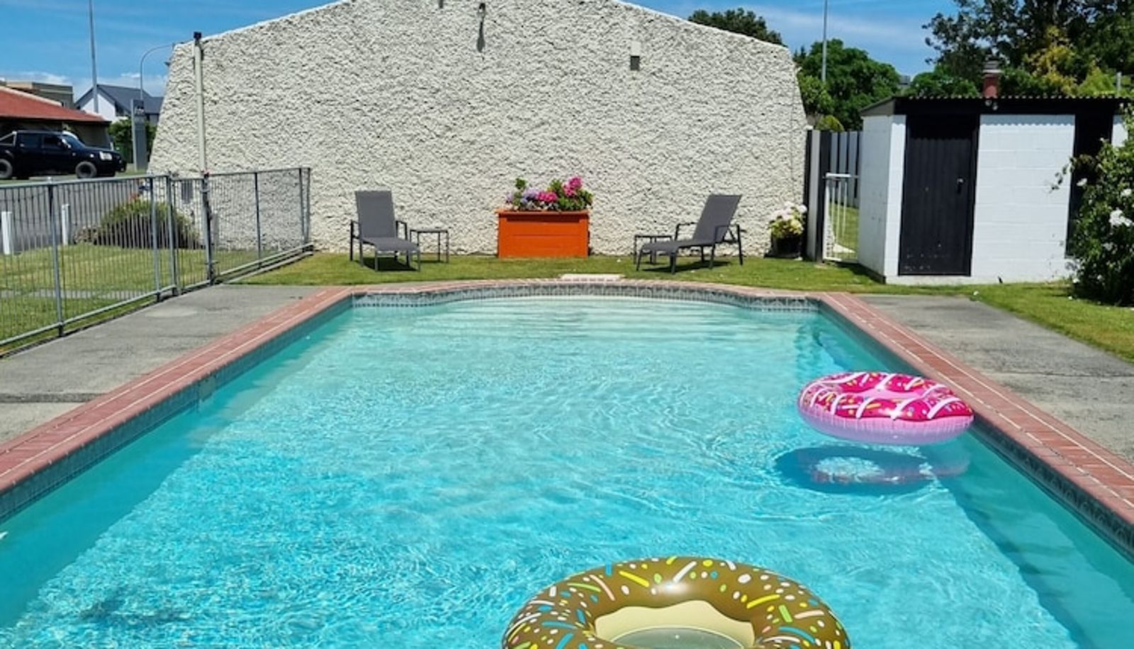 Pool - Aztec Motel