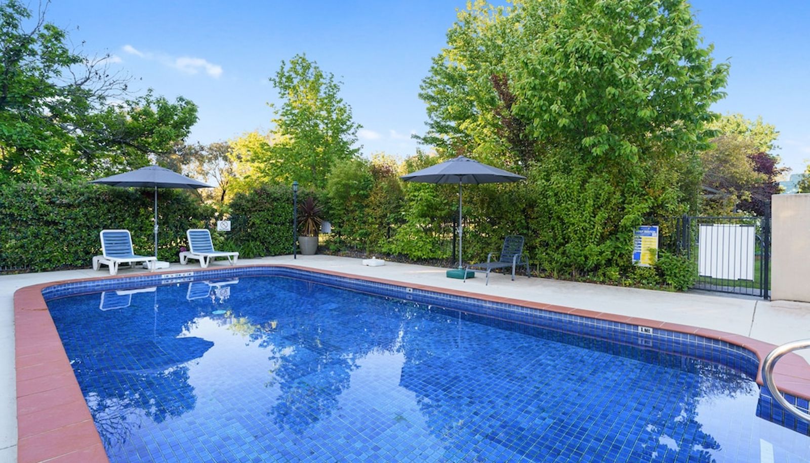 Pool - Beechworth Motor Inn
