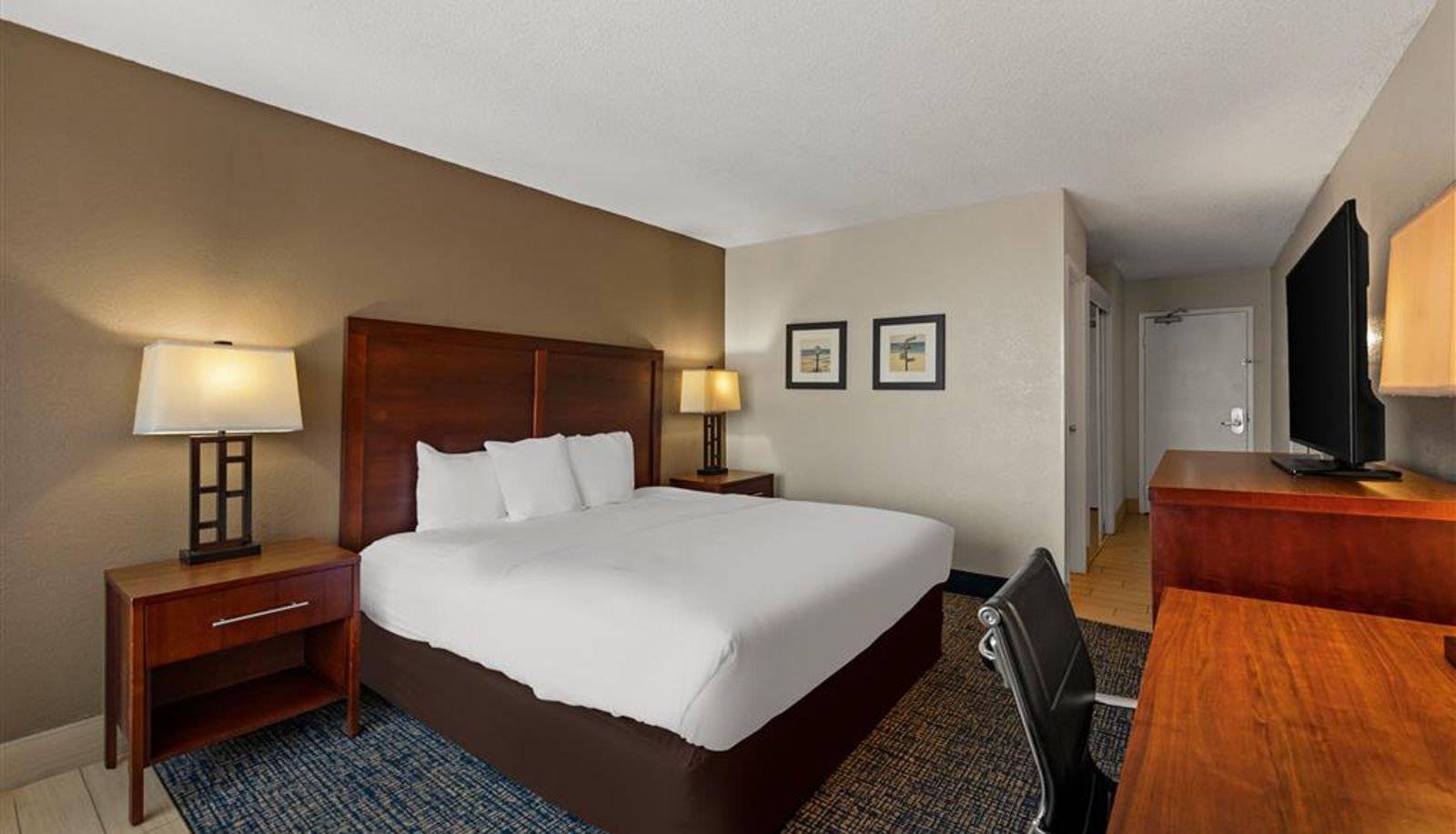 Camera - Comfort Inn On the Ocean