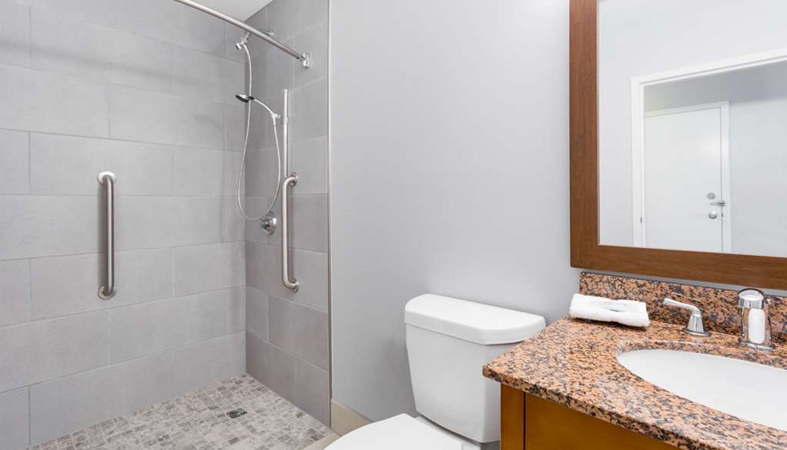 Zimmer - Wyndham Garden Greensboro
