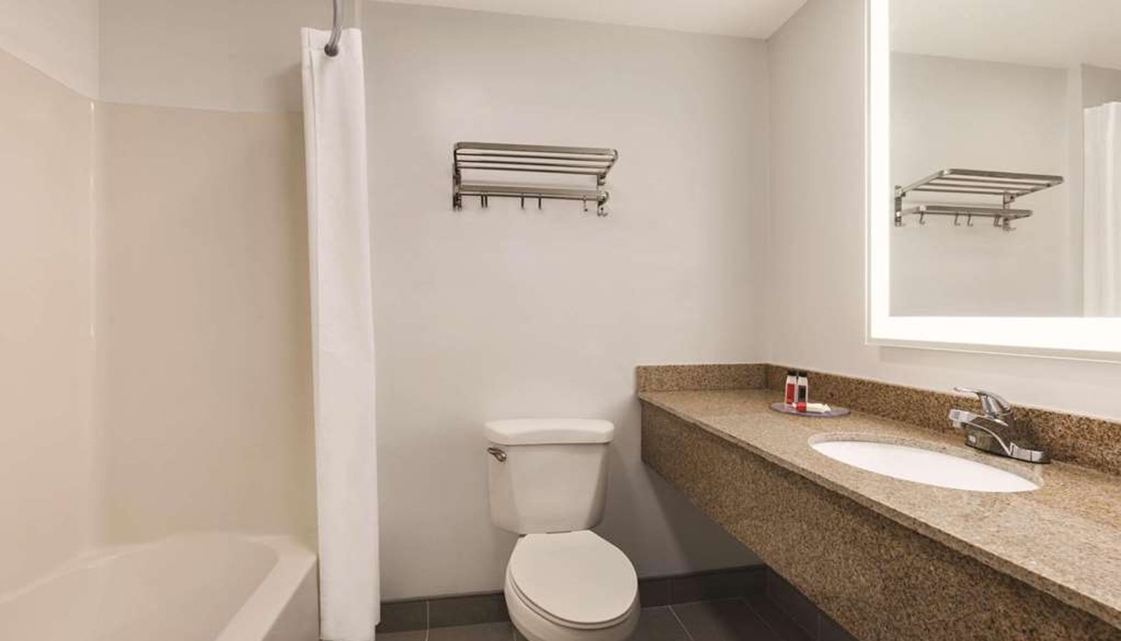 Camera - Country Inn & Suites by Radisson Panama City FL