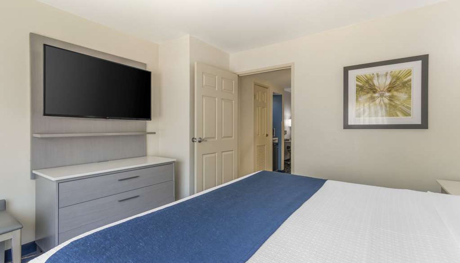 Room - Best Western Plus Lake Lanier Gainesville Hotel & Suites