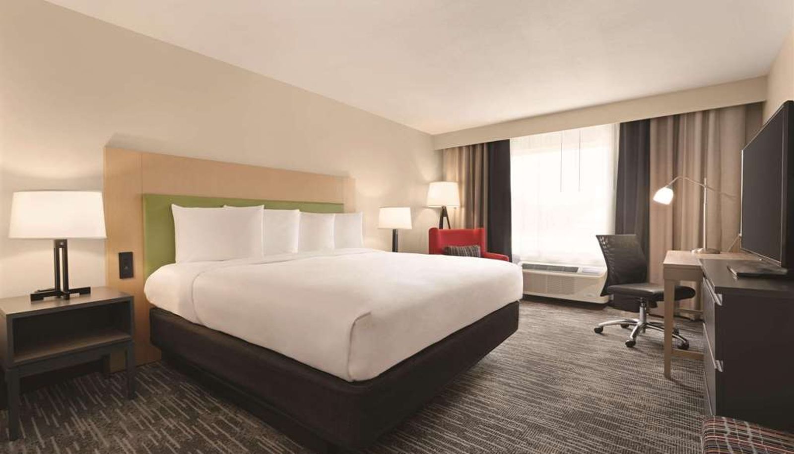 Room - Country Inn & Suites by Radisson Savannah Midtown GA