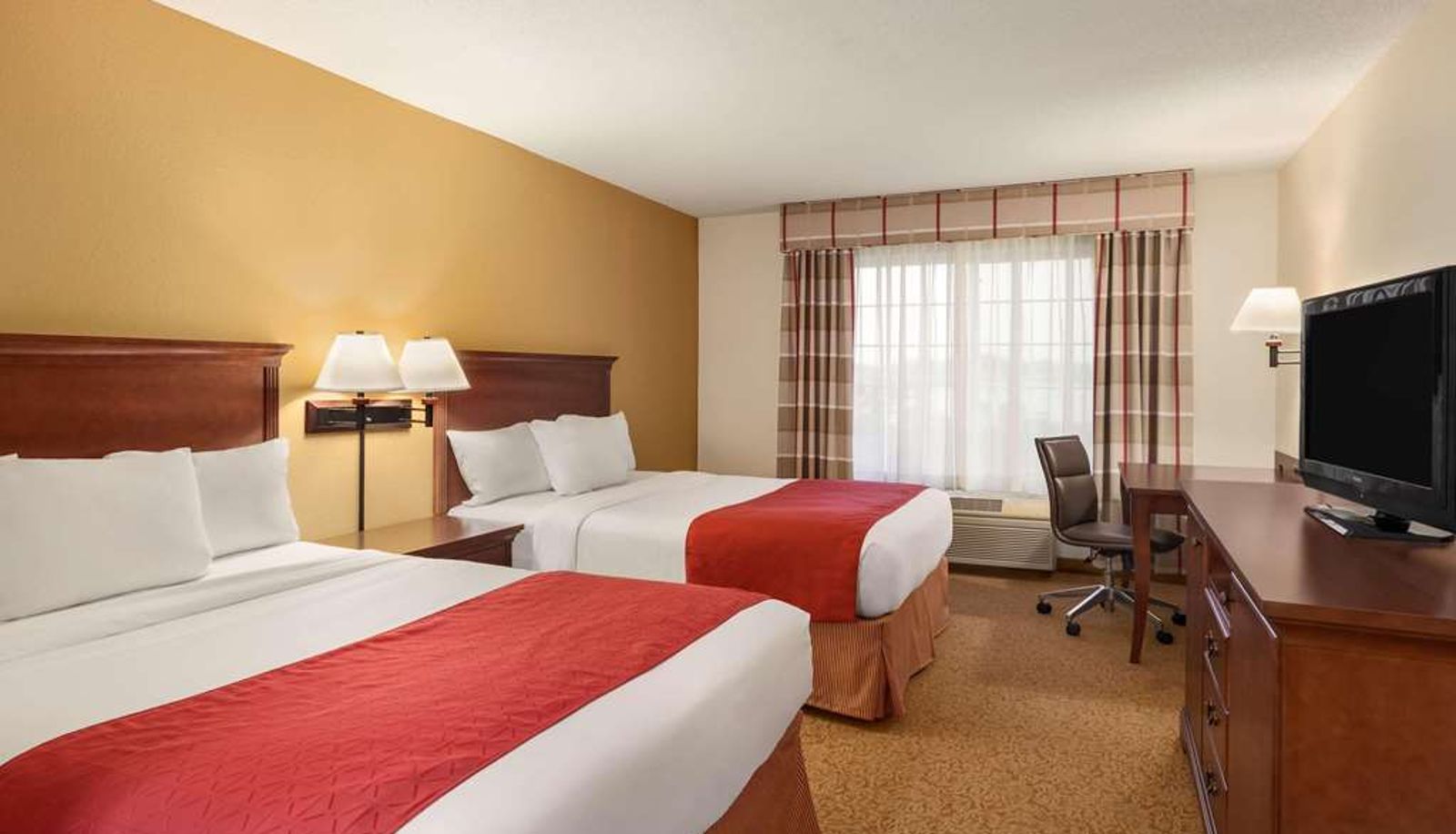 Room - Country Inn & Suites by Radisson Ames IA
