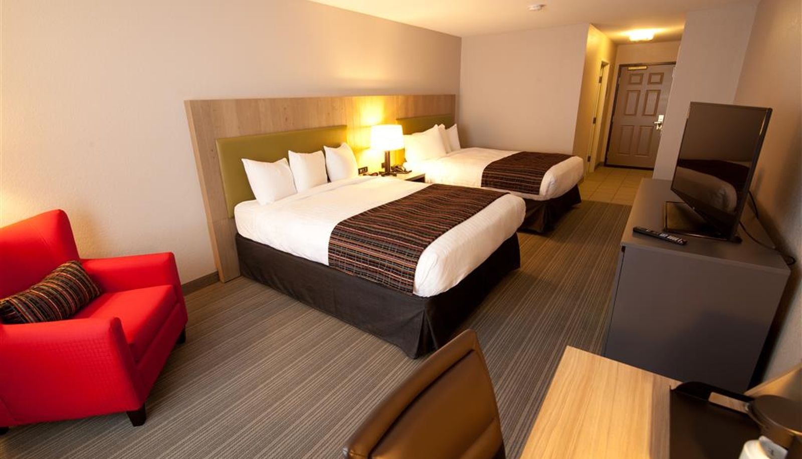 Room - Country Inn & Suites by Radisson Decorah IA
