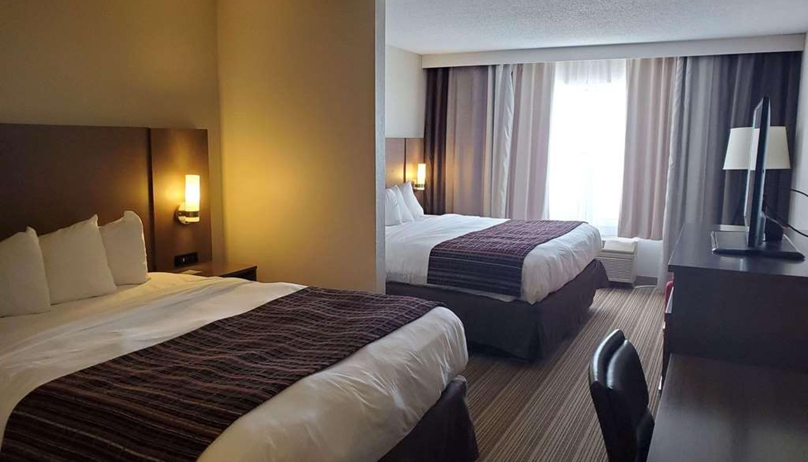 Suite - Country Inn & Suites by Radisson Mason City IA
