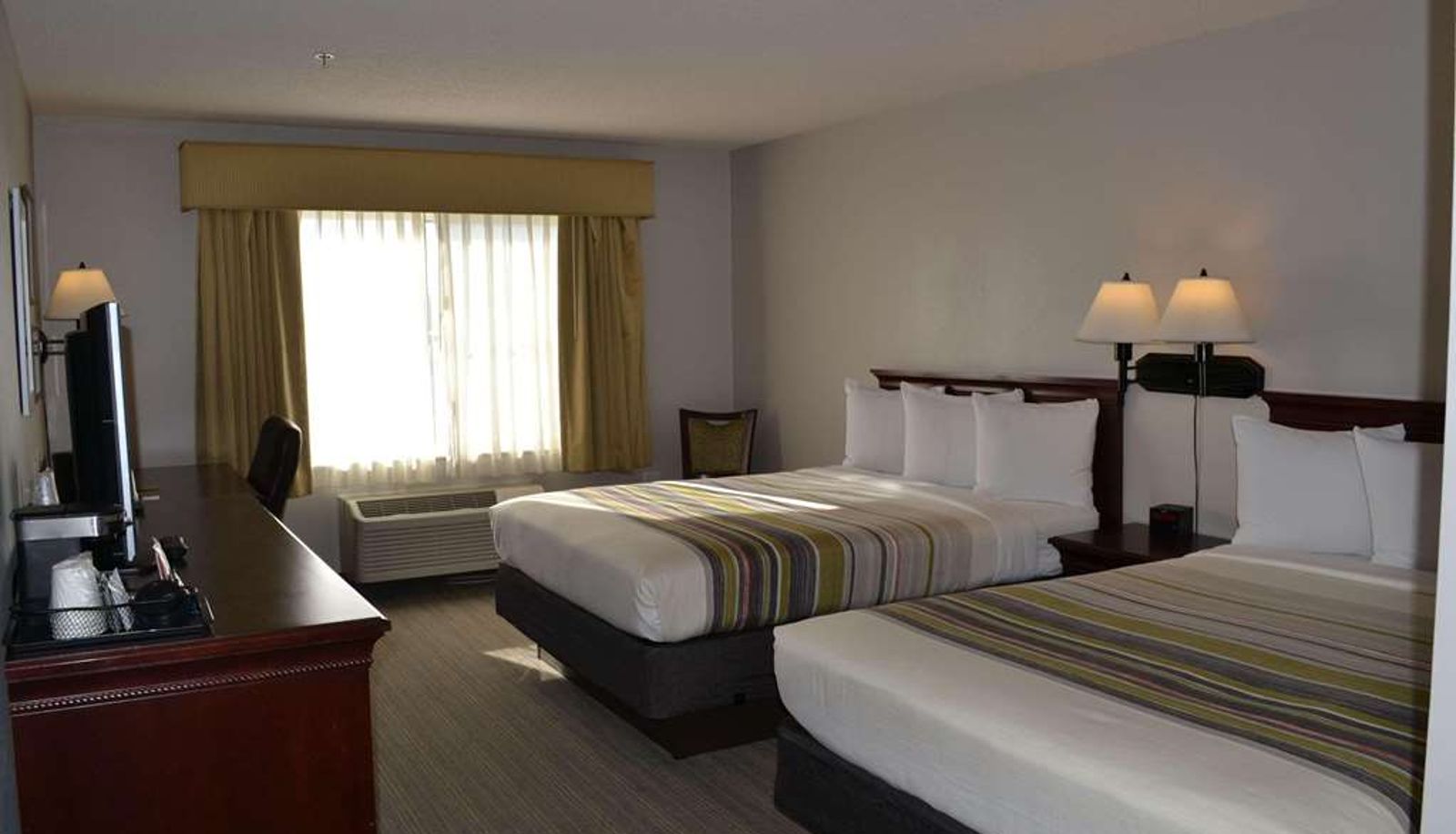 Camera - Country Inn & Suites by Radisson Gurnee IL