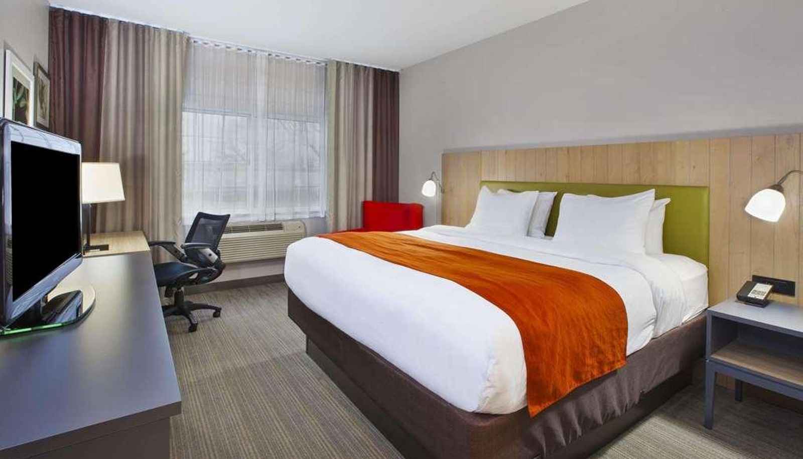 Zimmer - Country Inn and Suites