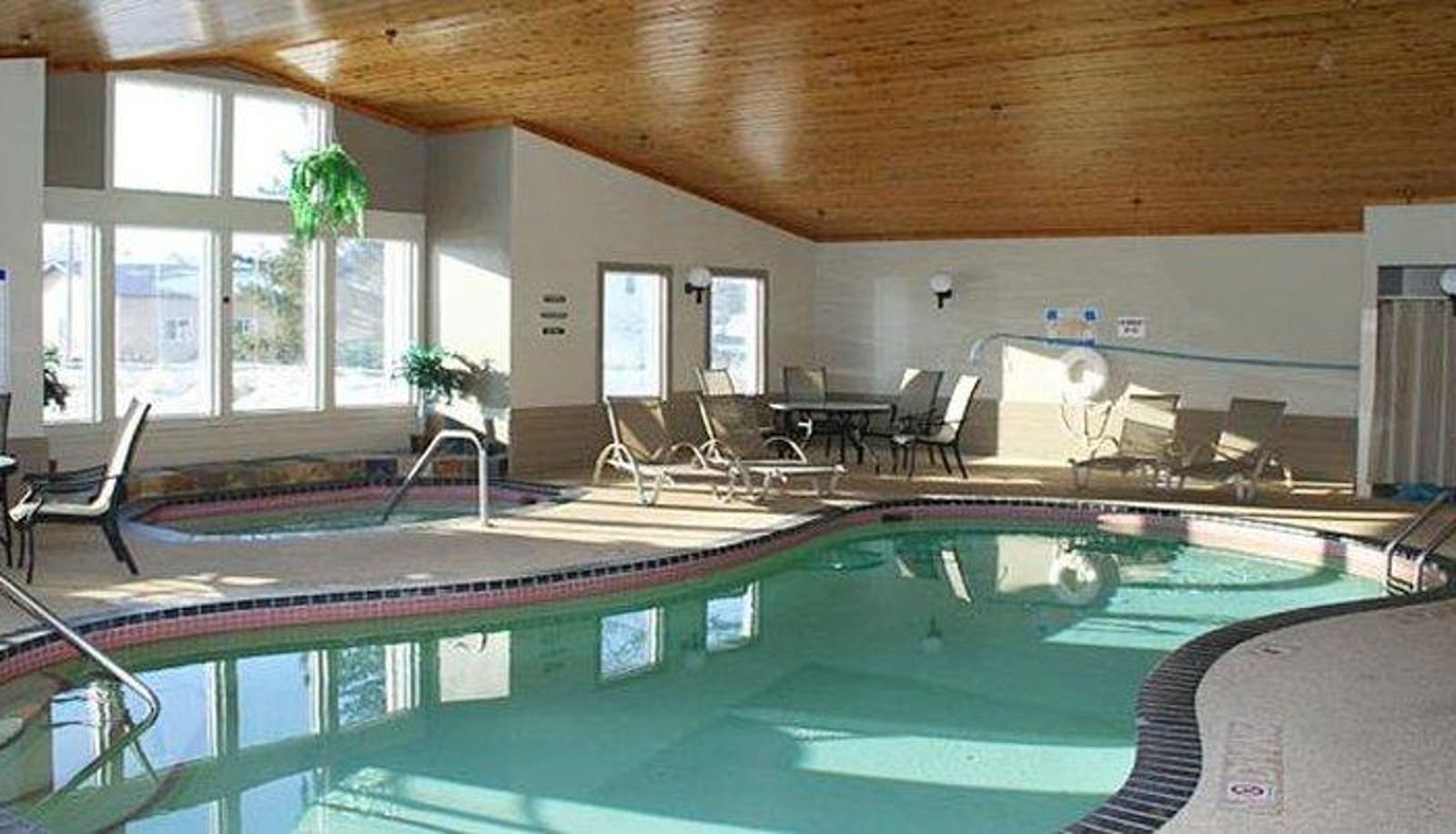 Pool - Country Inn Deerwood
