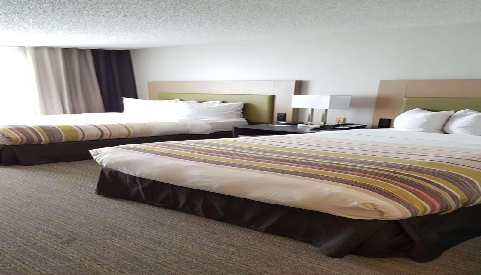 Zimmer - Country Inn & Suites by Radisson Elk River MN