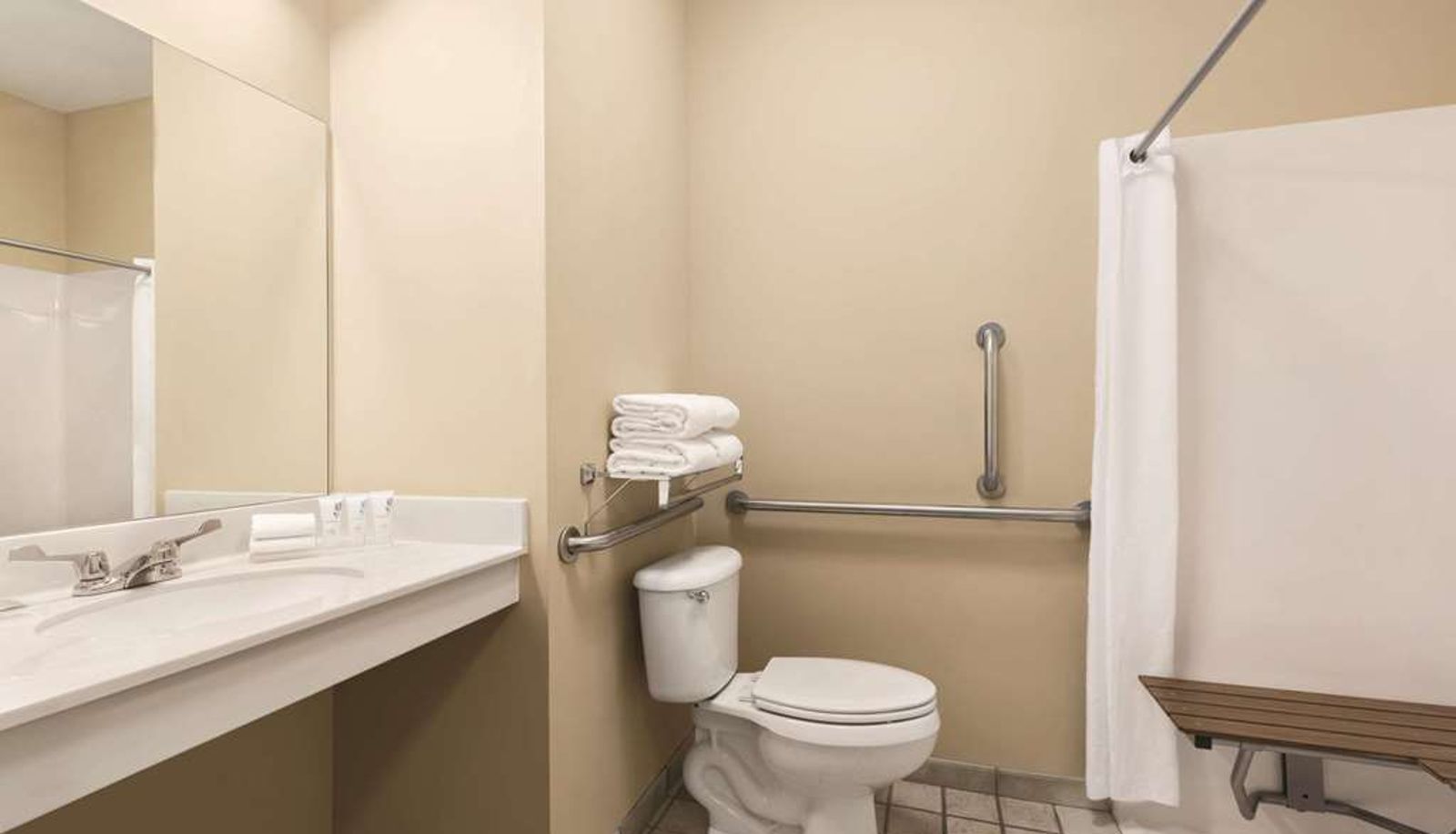 Zimmer - Country Inn & Suites by Radisson Forest Lake MN