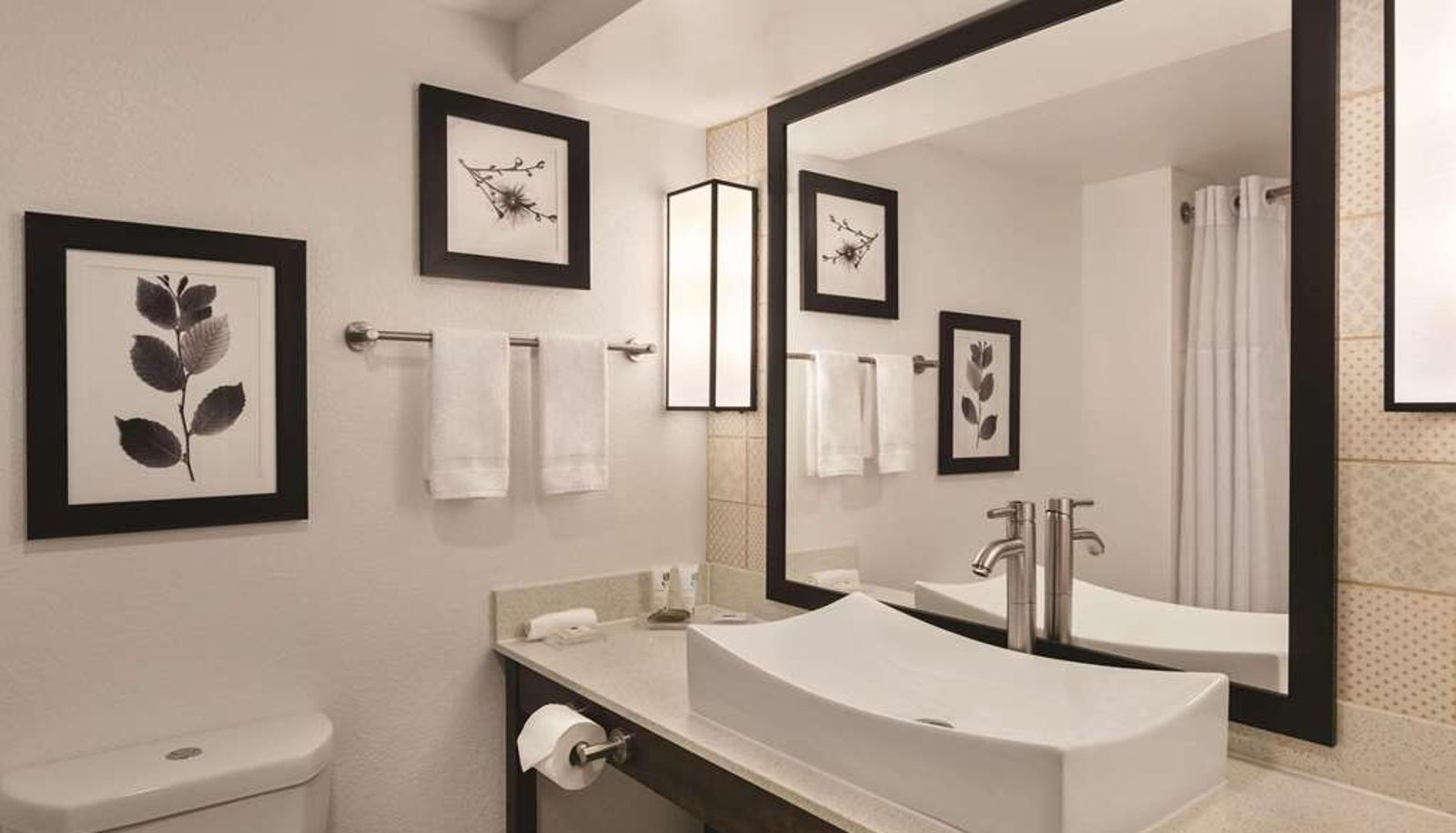 Camera - Country Inn & Suites by Radisson Beaufort West SC