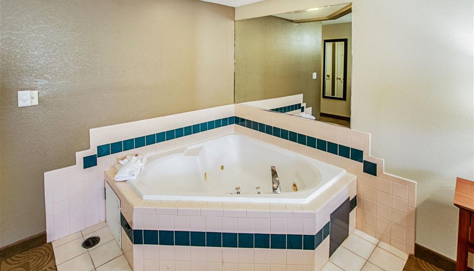 Zimmer - Comfort Inn & Suites Santee I-95