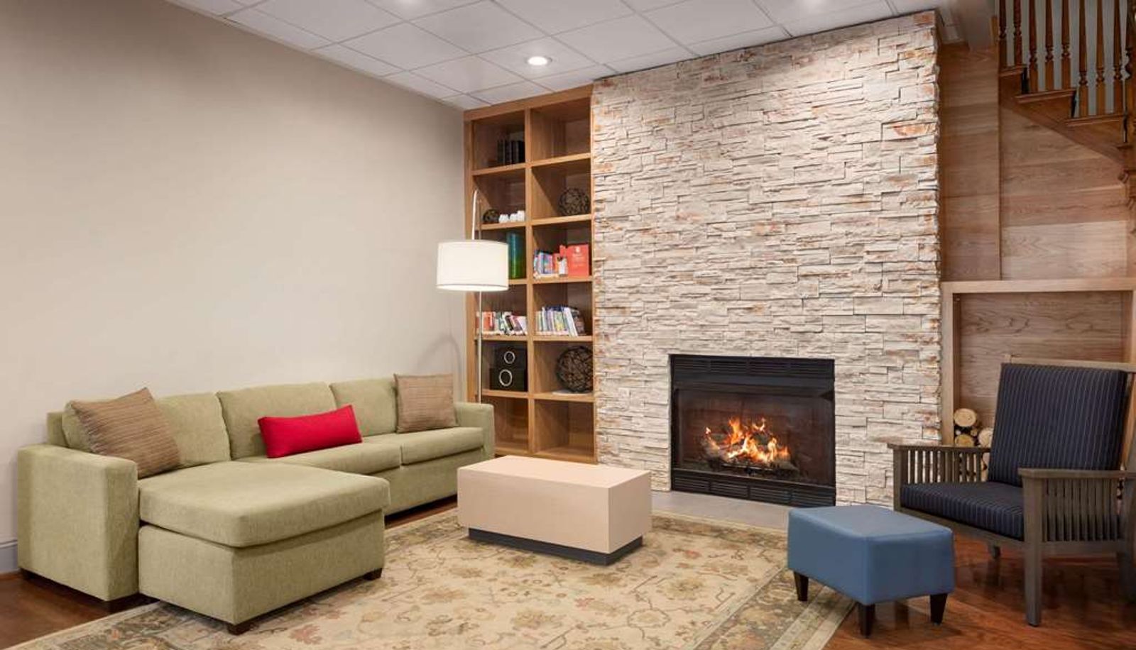 Salón - Spark by Hilton Summerville