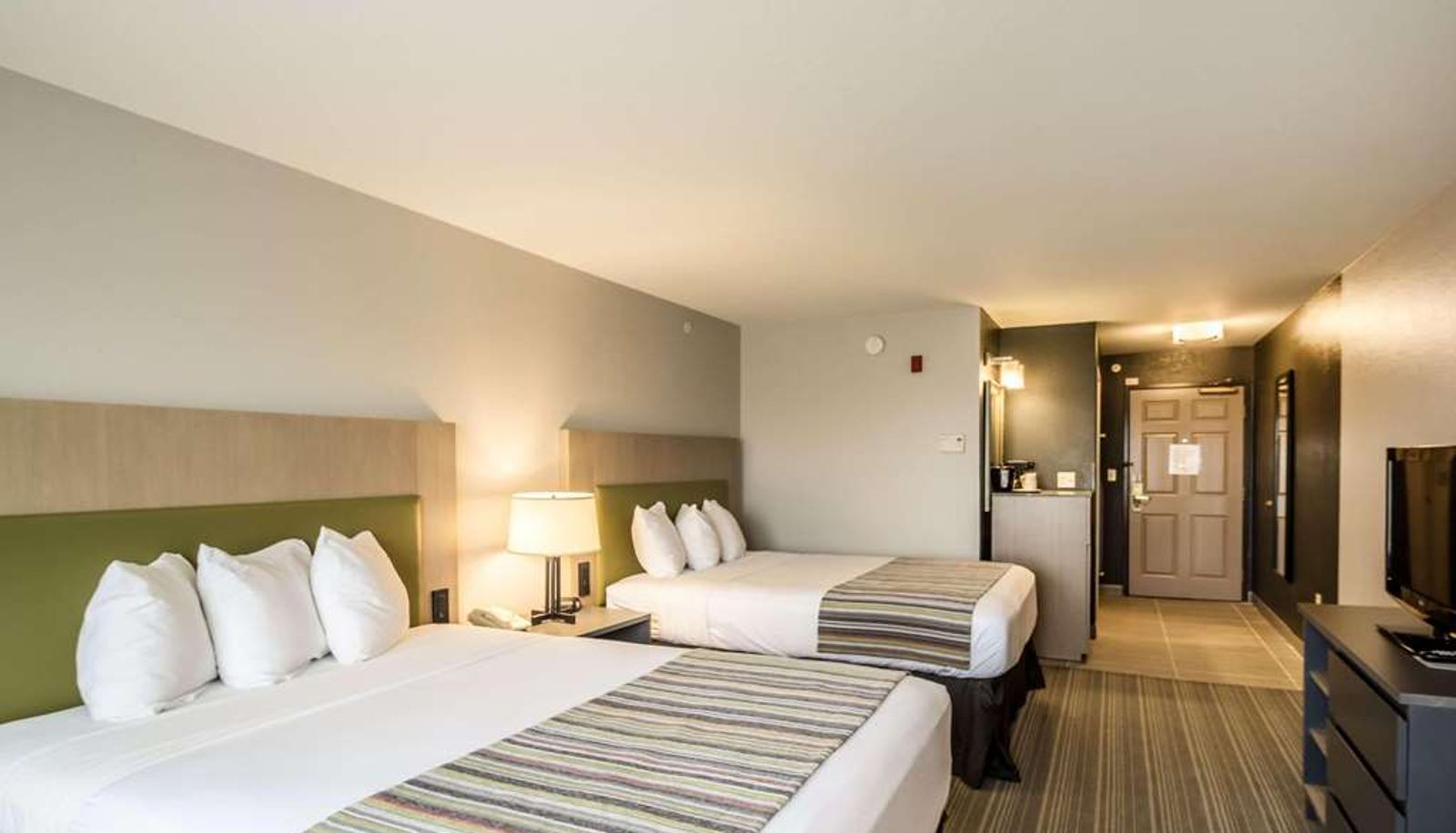 Zimmer - Country Inn & Suites by Radisson Fond du Lac WI