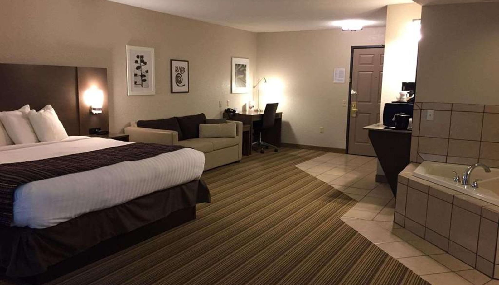 Suite - Country Inn and Suites